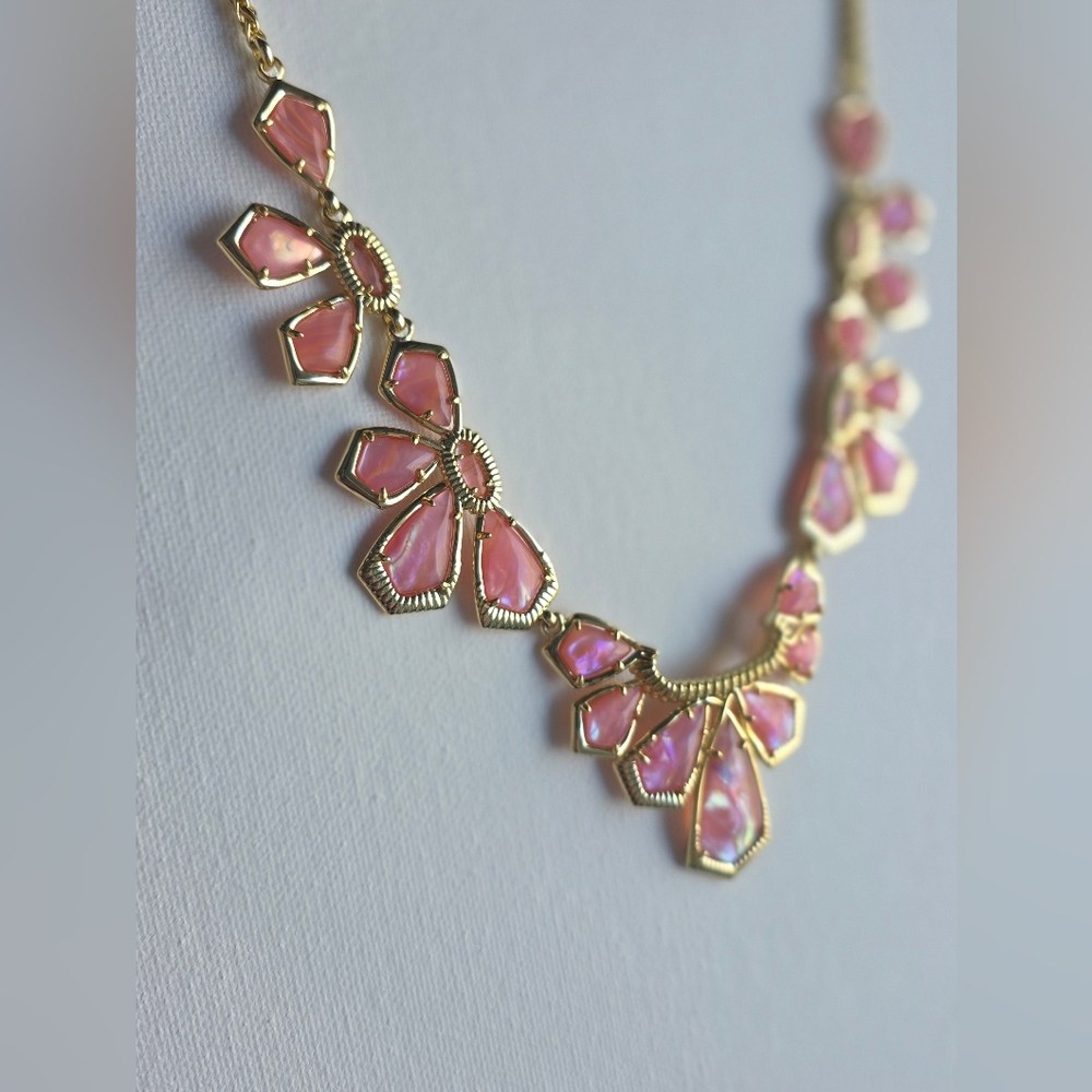 NEW Kendra Scott Layne Gold Statement Necklace Pink Iridescent Abalone - Picture 5 of 10